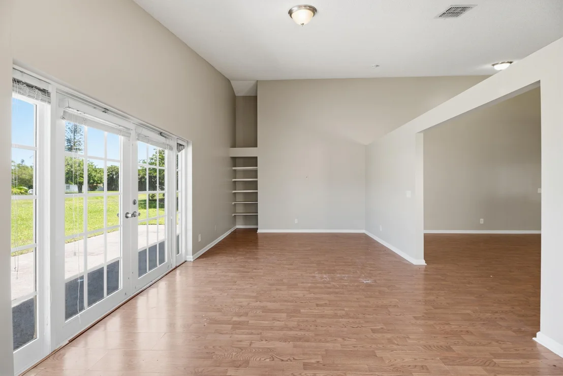 Photo of 5233 Rosen Boulevard