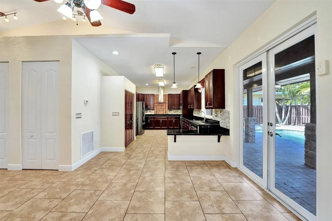 Photo of 49 SE 6th Street