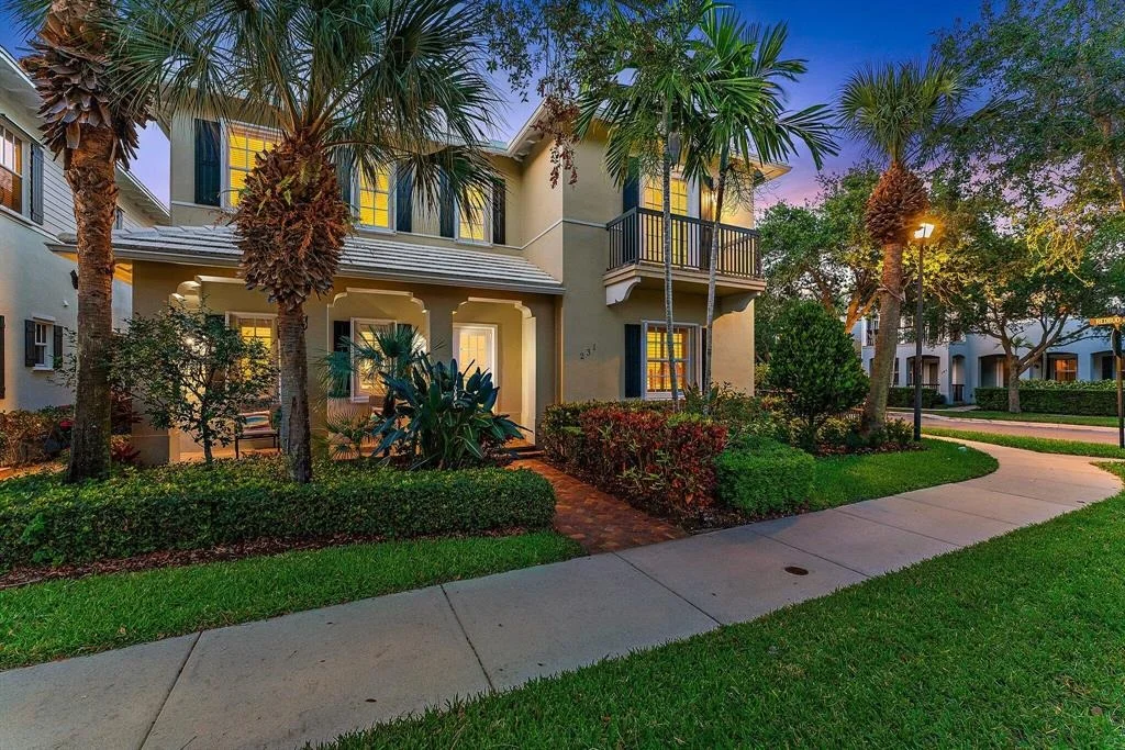 Photo of 231 W Bay Cedar Circle