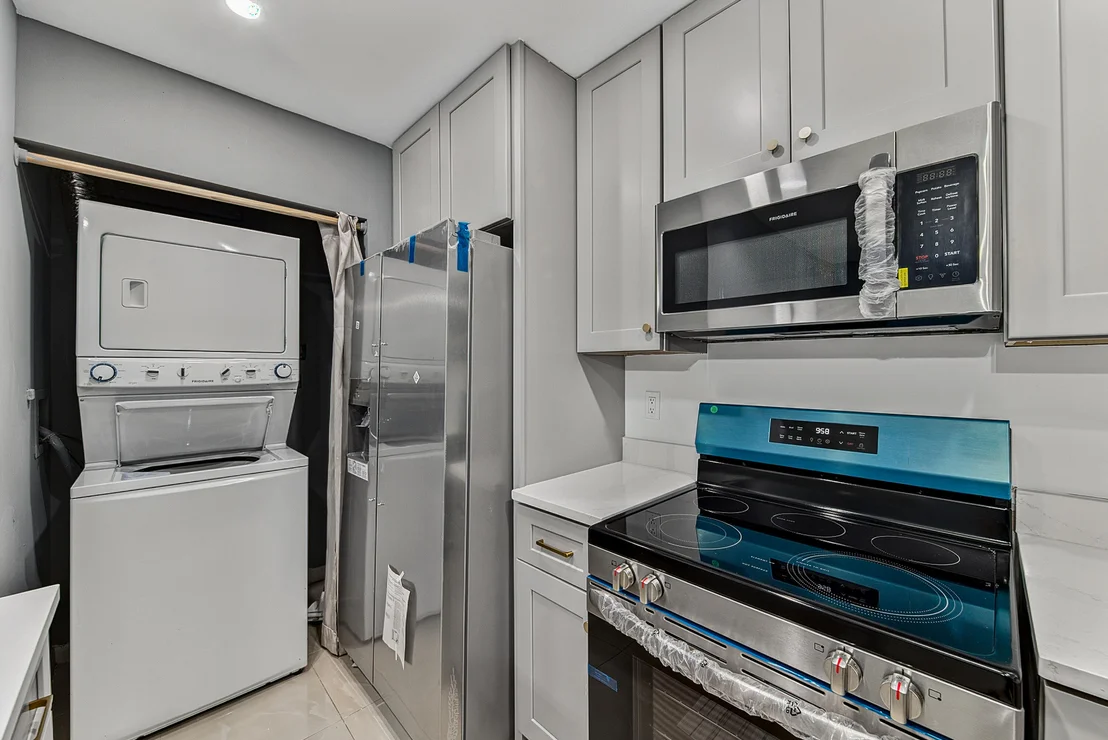 Photo of Unit B at 3402 WATERVIEW Circle