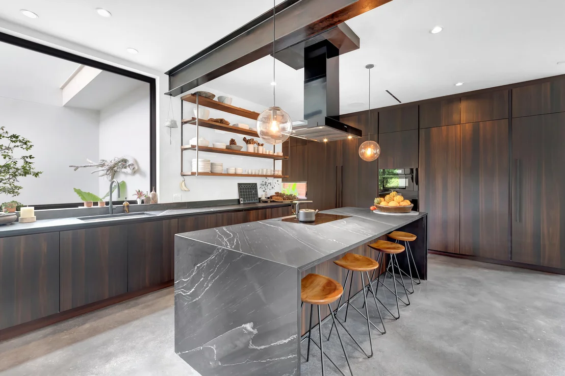 Photo of 3421 Beacon Street