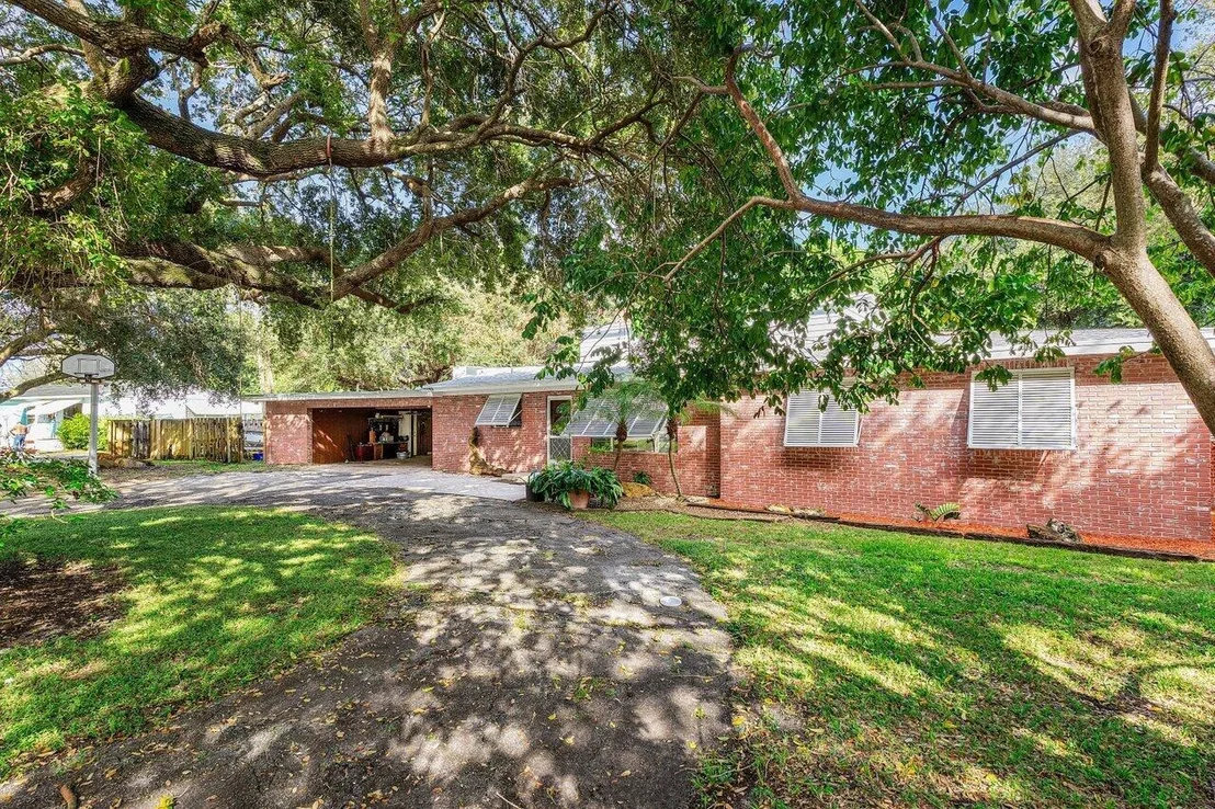 Photo of 3180 Rostan Lane
