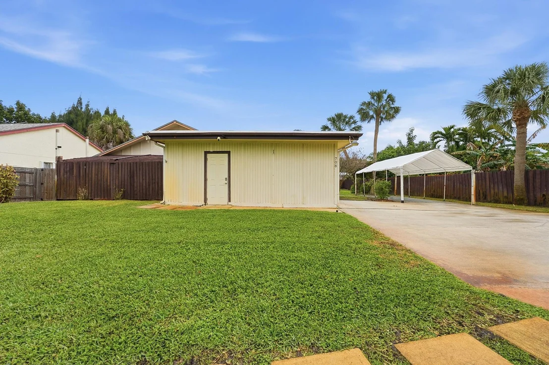 Photo of 708 Dixie Lane