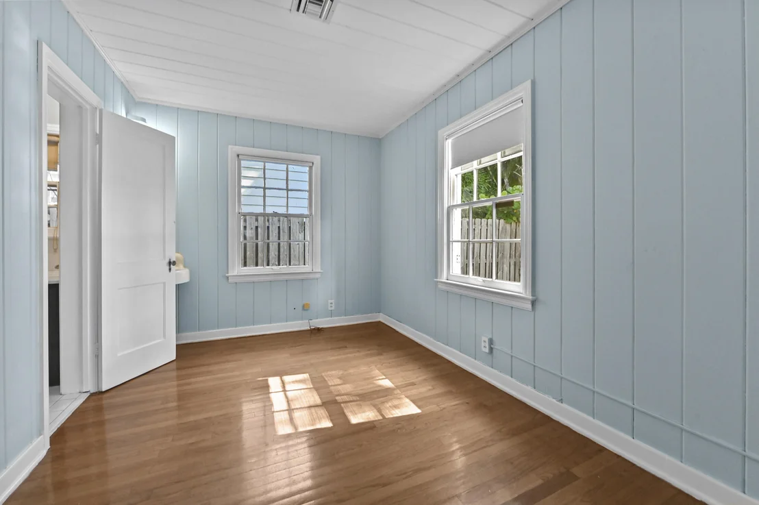 Photo of 53 Palm Square