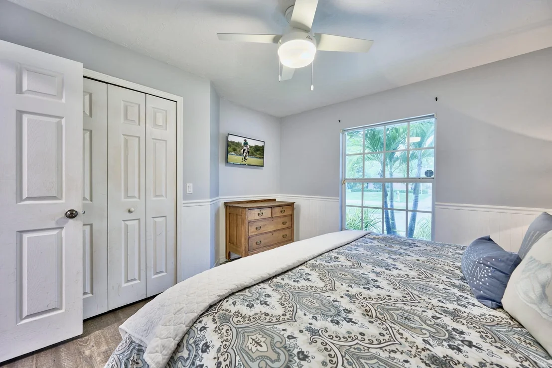 Photo of 4044 57th Terrace