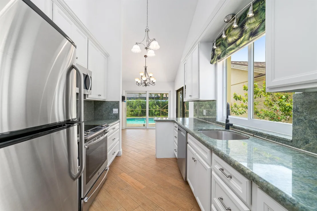 Photo of 418 River Edge Road