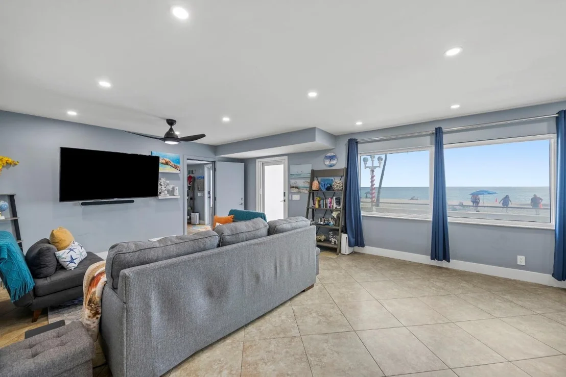 Photo of 2201 N Surf Road