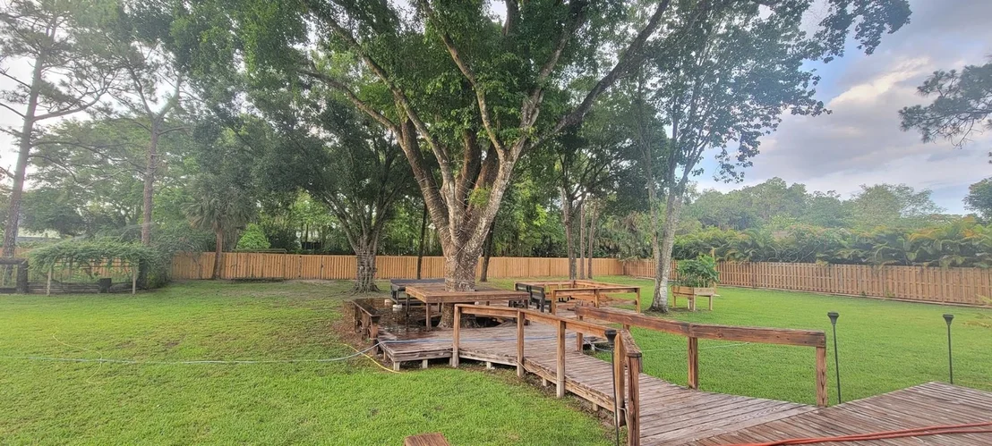 Photo of 11223 Sunset Boulevard
