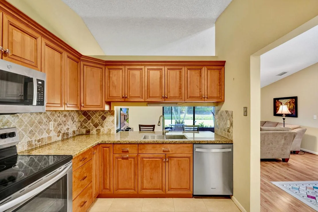 Photo of 124 Mayfair Lane