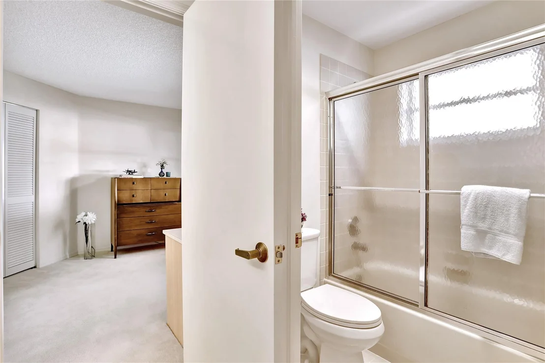 Photo of 804 Heron Road