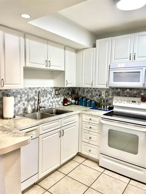 Photo of Unit B at 8171 Thames B Boulevard