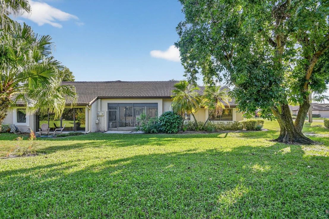 Photo of 7147 Le Chalet Boulevard