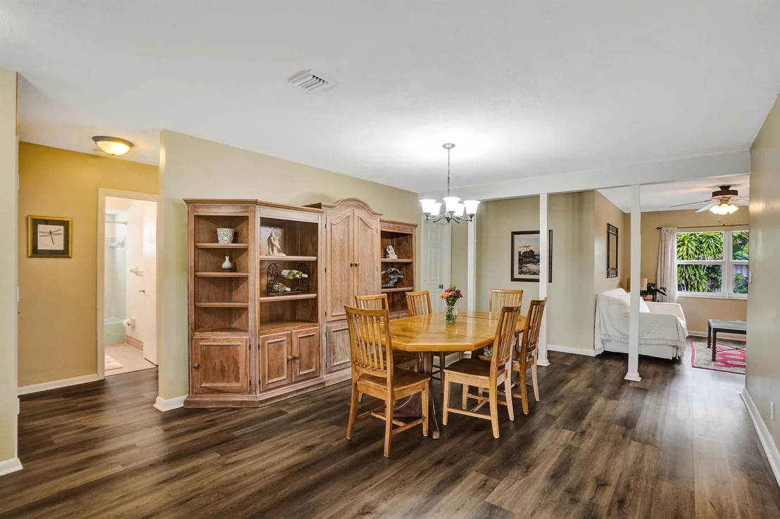 Photo of 607 SE 7th Avenue