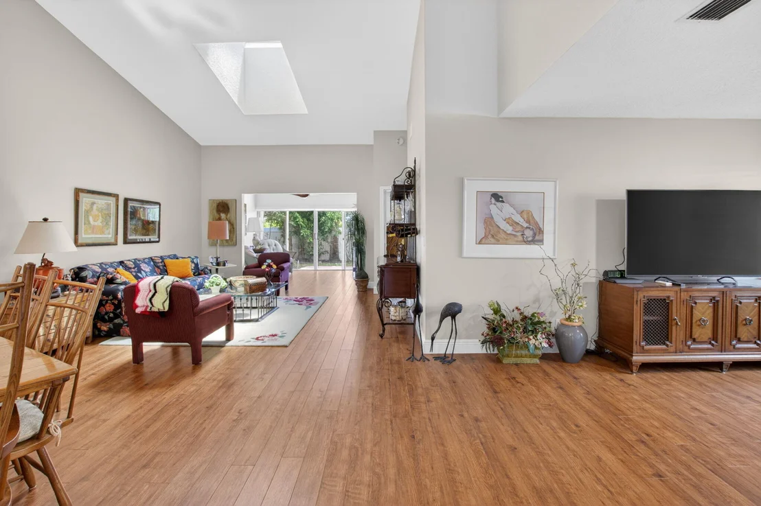Photo of 5582 Royal Lake Circle