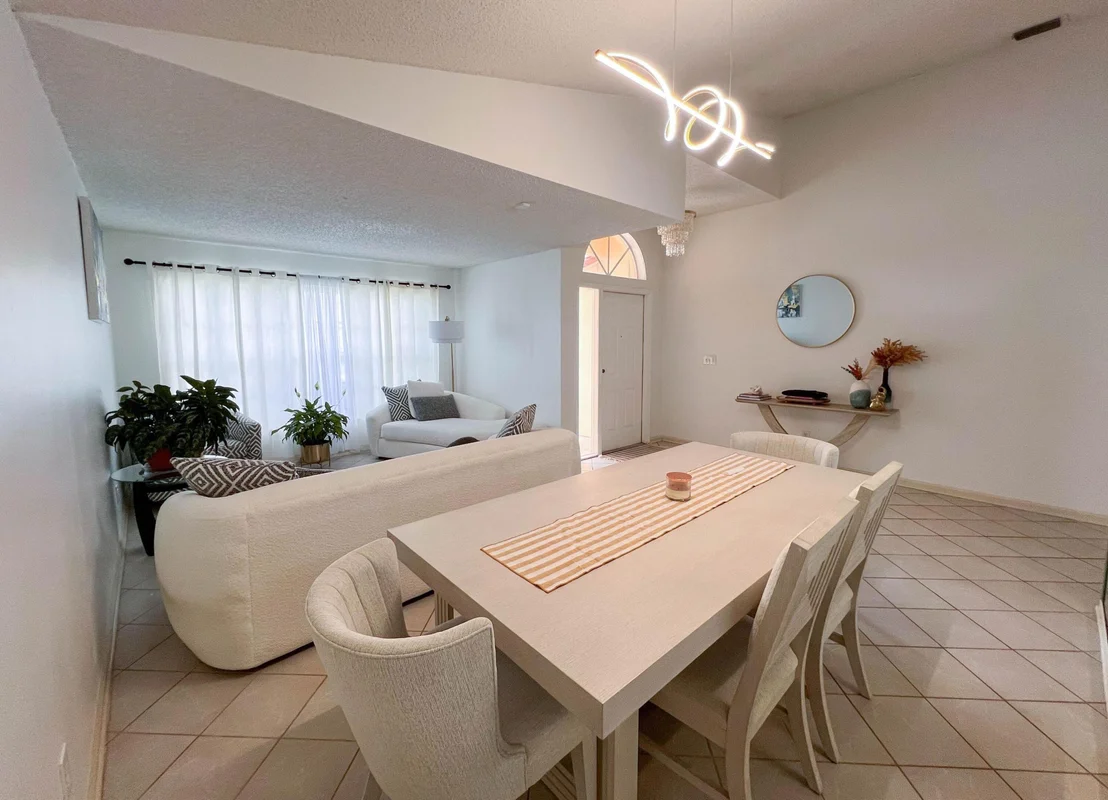 Photo of 8229 White Rock Circle