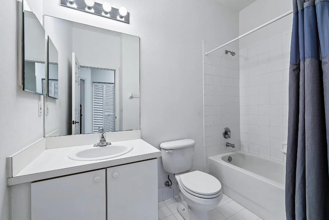 Photo of Unit J at 105 Lighthouse Circle