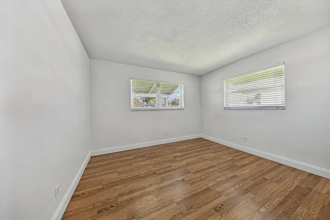 Photo of 2521 N Cypress Road