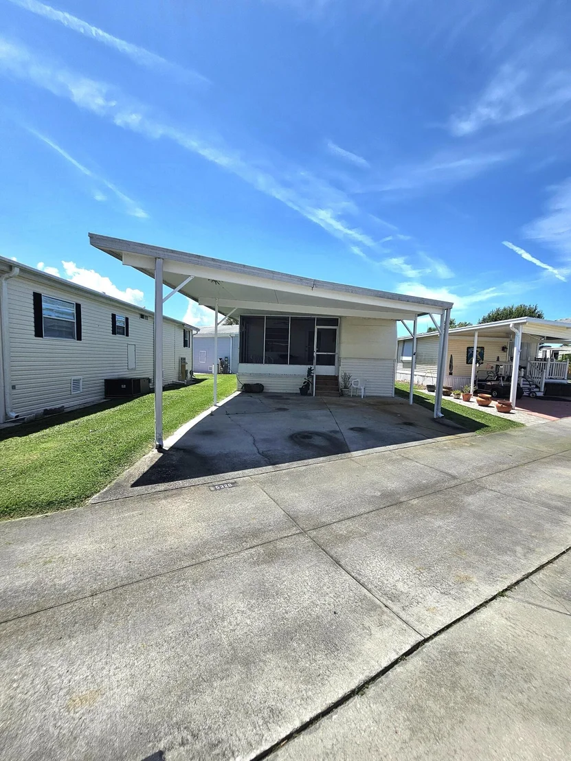 Photo of 5320 SE 64 Terrace