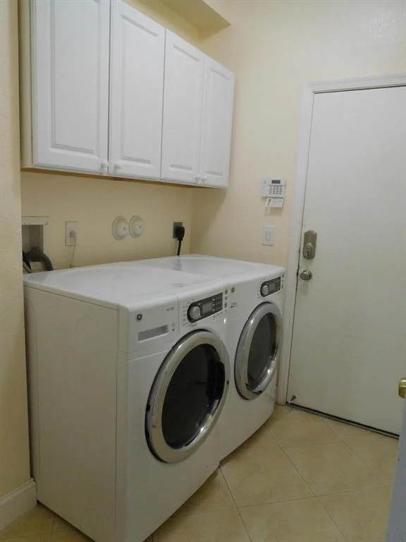 Photo of 5515 Mainship Drive