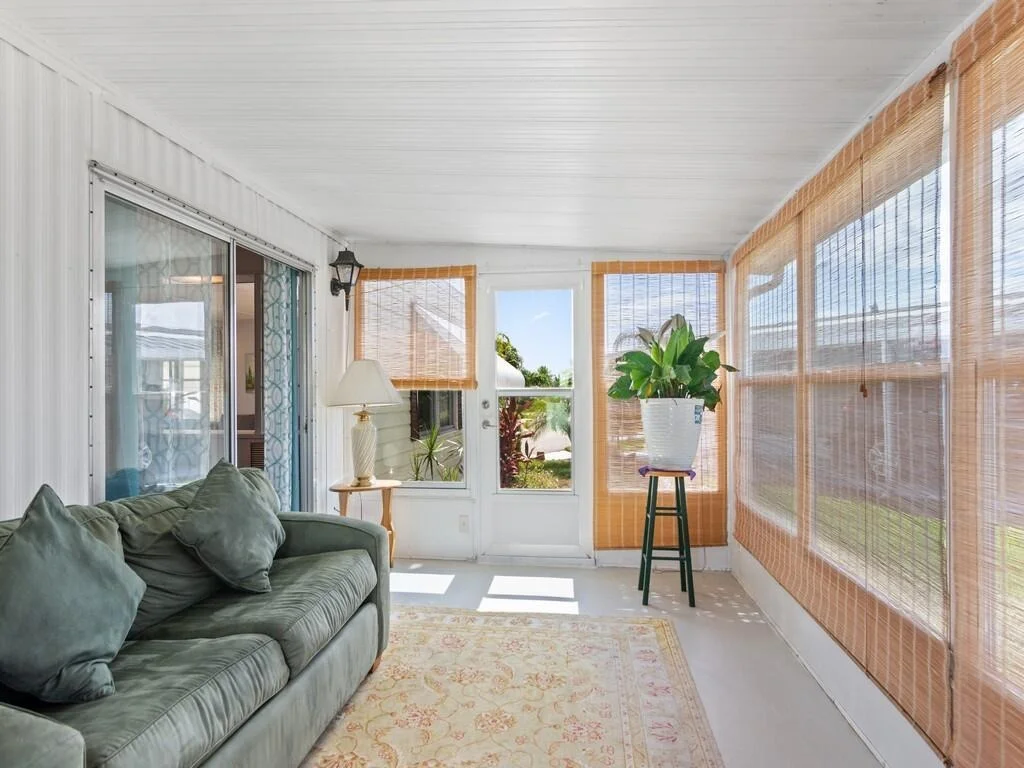 Photo of 196 NE Emerald Drive
