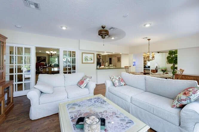Photo of 137 Gulfstream Road