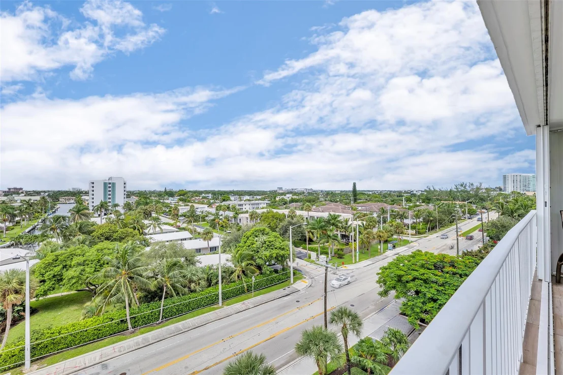Photo of Unit 708 at 1010 S Ocean Boulevard