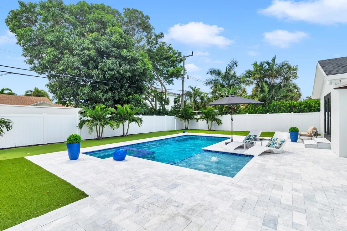 Photo of 340 Ellamar Road