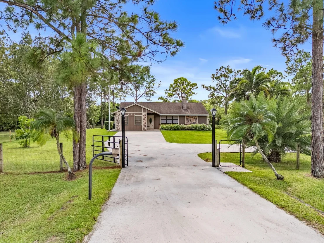 Photo of 17876 43rd Road N