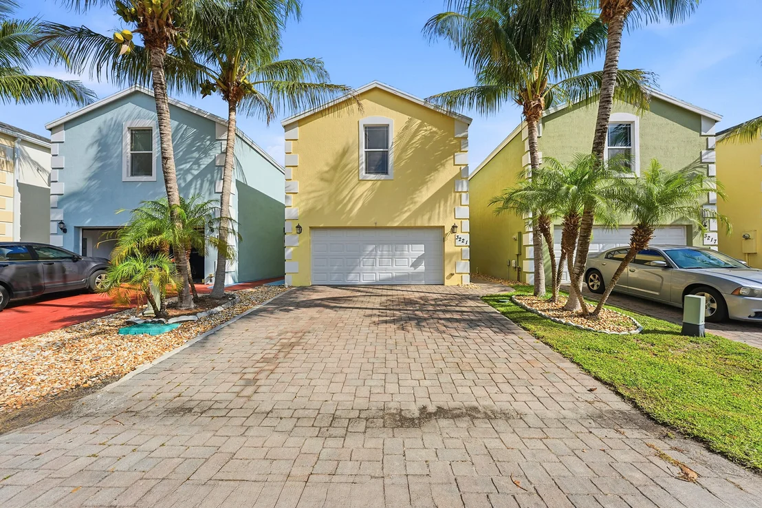 Photo of 3221 Johns Place