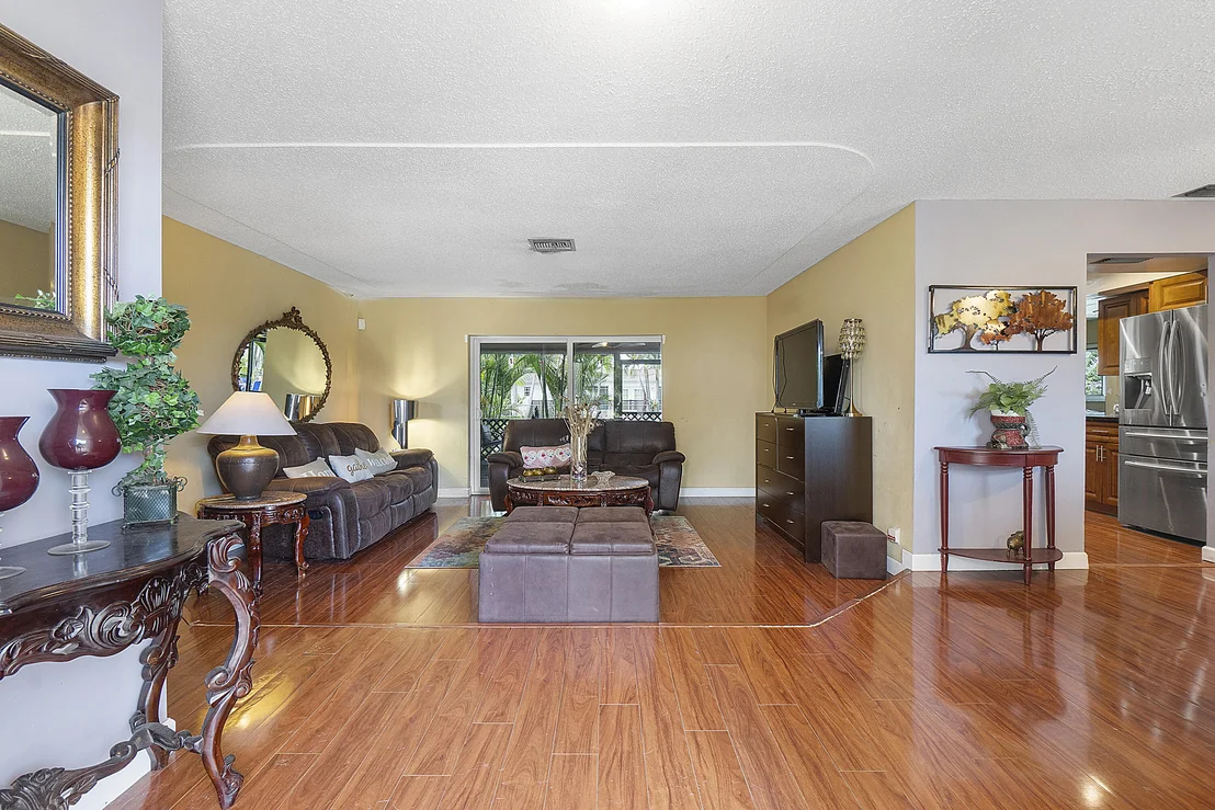 Photo of 6972 NW 8th Street