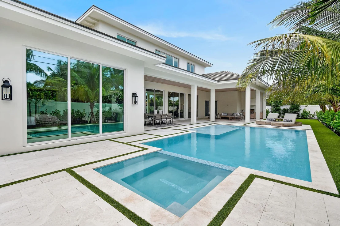Photo of 192 RIVER Drive