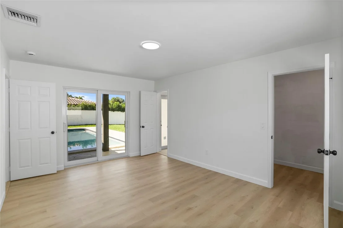 Photo of 1011 SE 7th Avenue