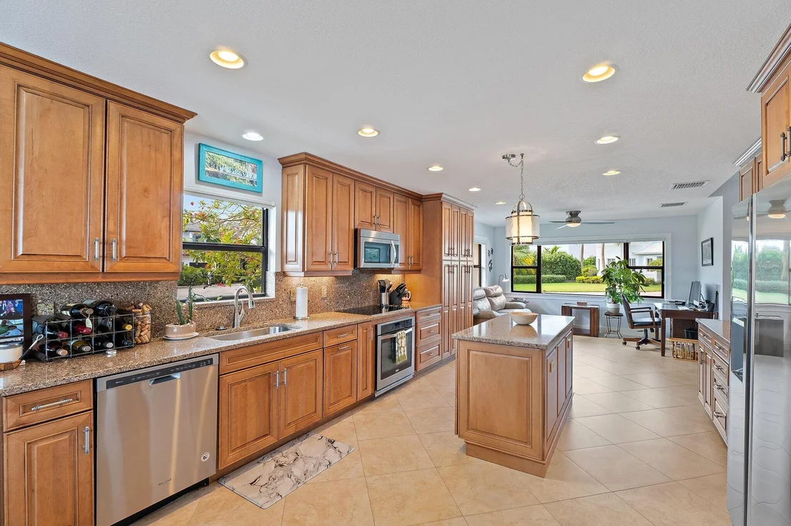 Photo of 348 River Drive