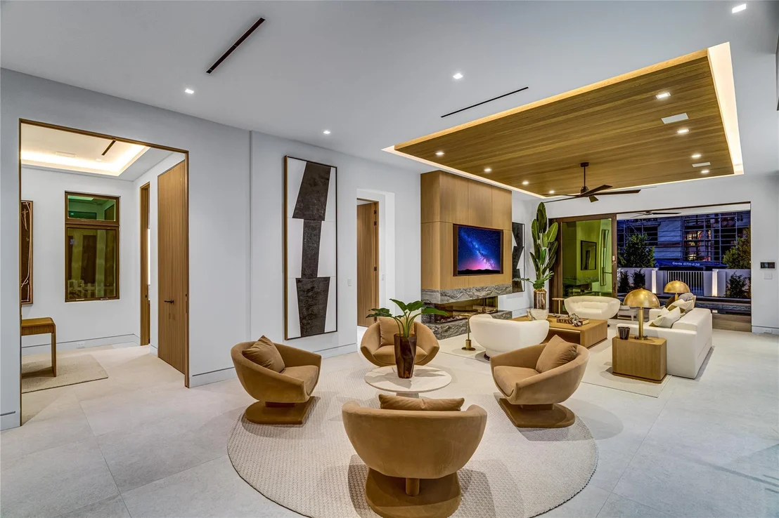 Photo of 6107 N Ocean Boulevard