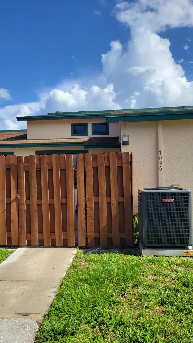 Photo of 1096 Manor Drive