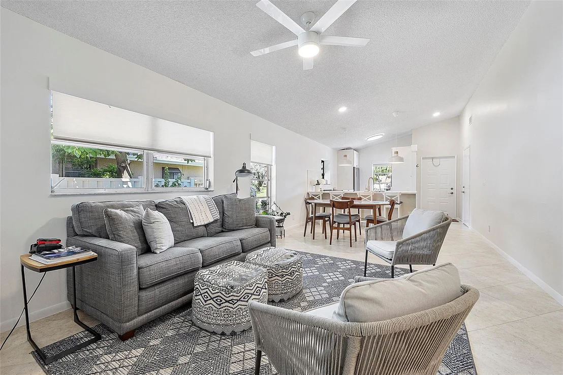 Photo of 8230 Springtree Road
