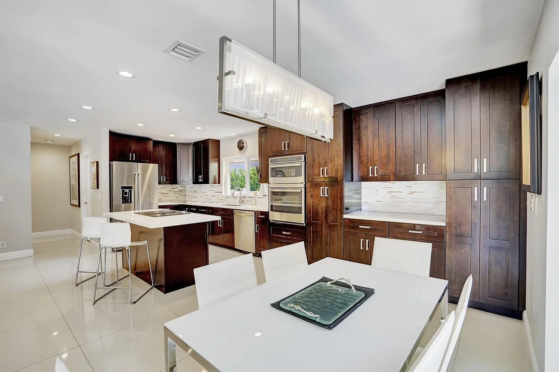 Photo of 3952 Live Oak Boulevard