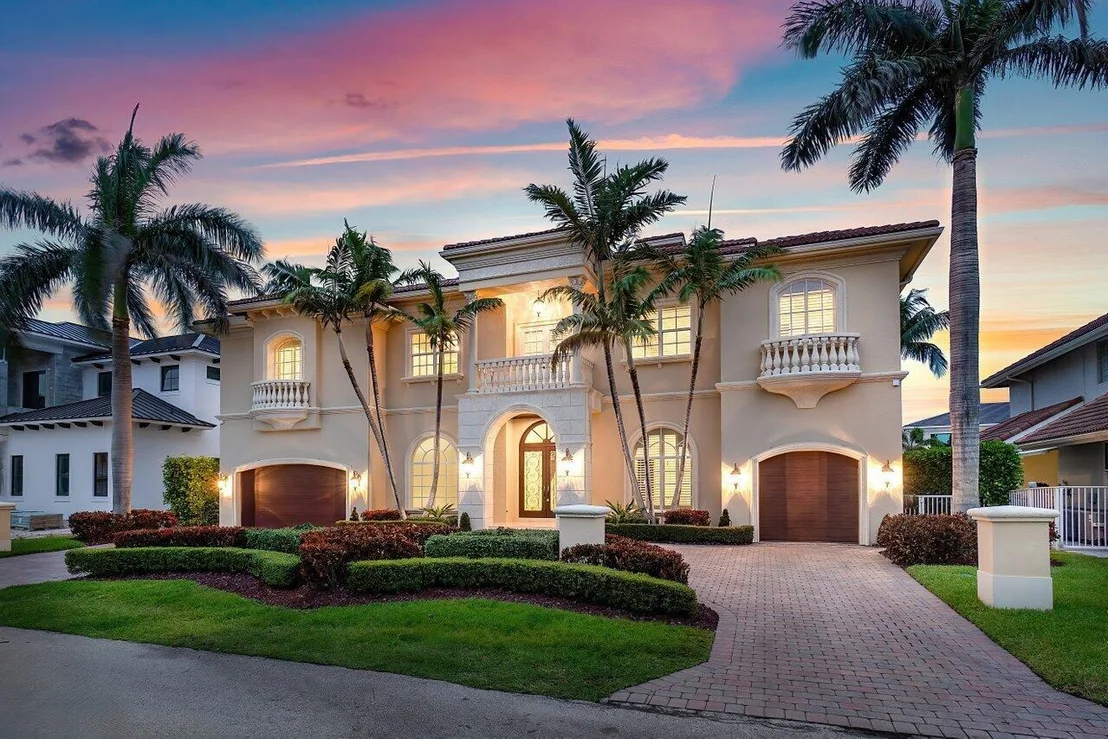 Photo of 953 Banyan Drive