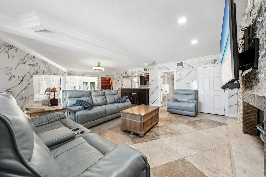 Photo of 2401 SE 8th Street