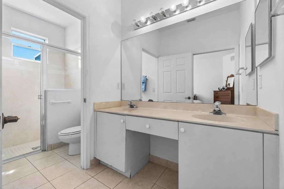 Photo of 8590 Lineyard Cay