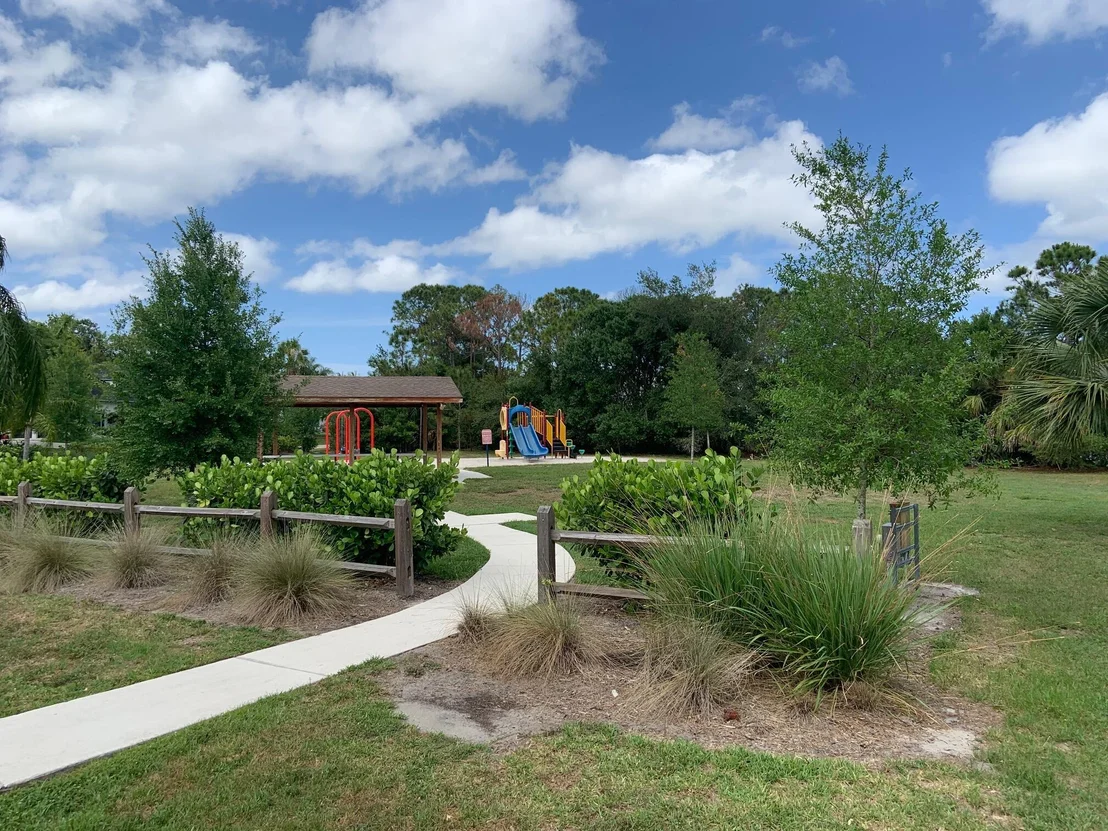 Photo of 895 SE Waterside Way