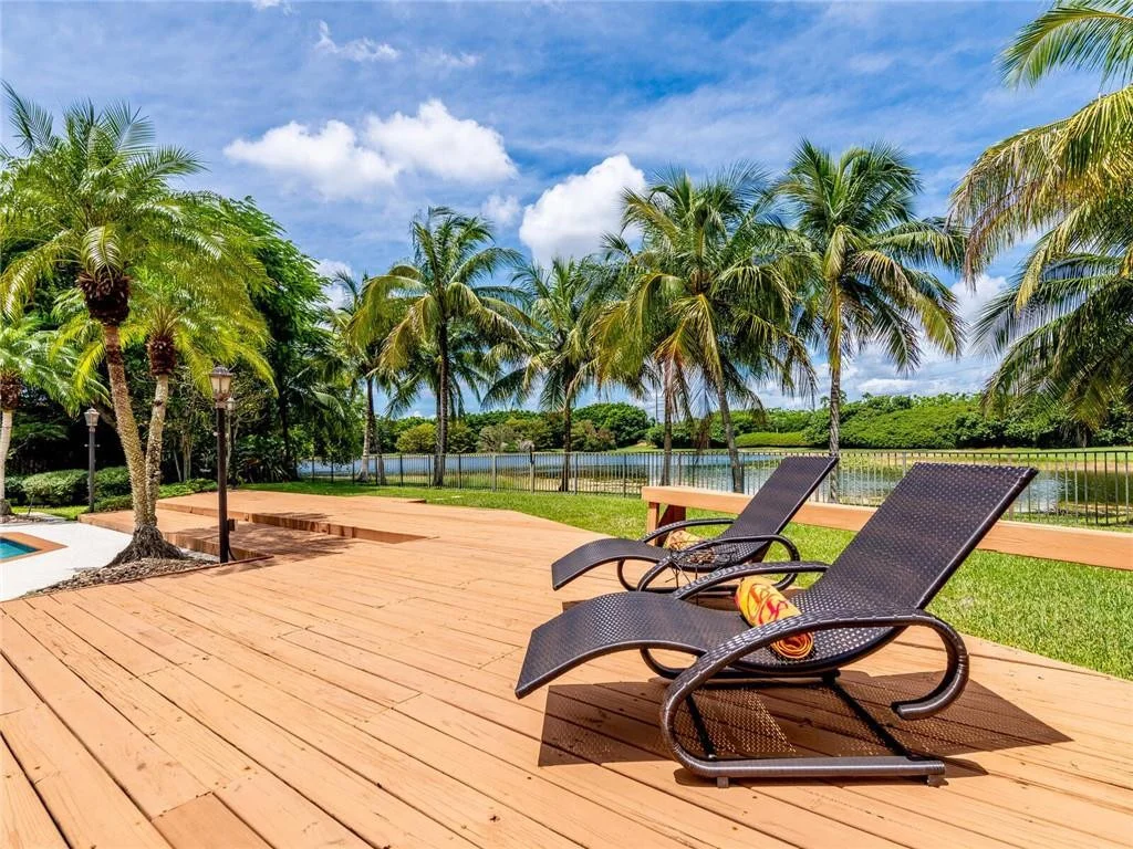 Photo of 391 Coconut Circle
