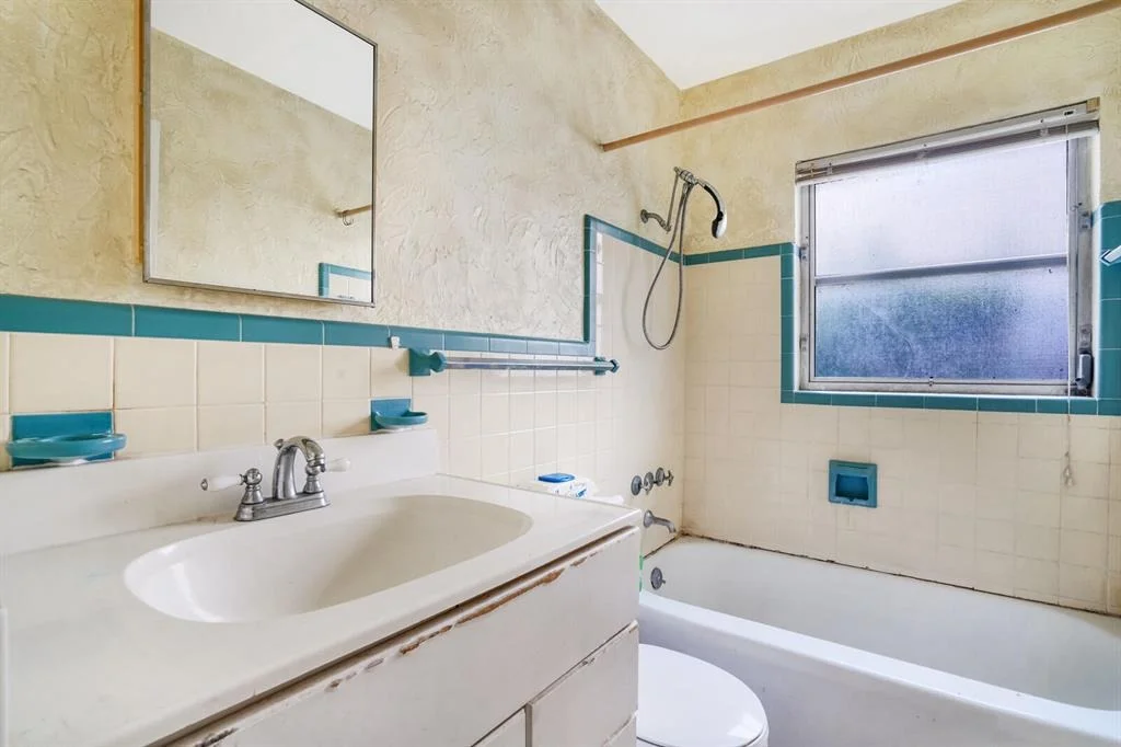 Photo of 210 Edgewood Drive