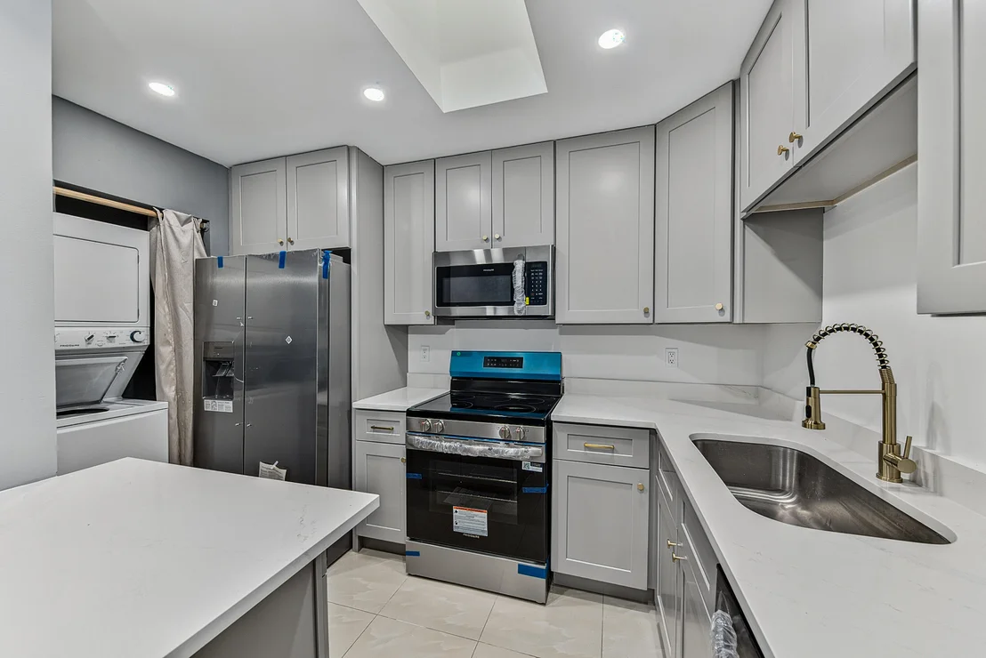 Photo of Unit B at 3402 WATERVIEW Circle