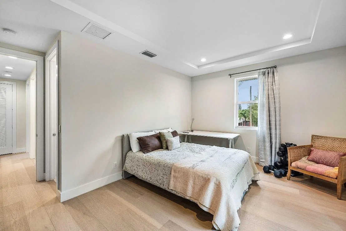 Photo of 217 Gulfstream Boulevard