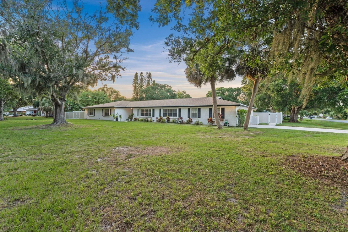 Photo of 2900 Grove Drive