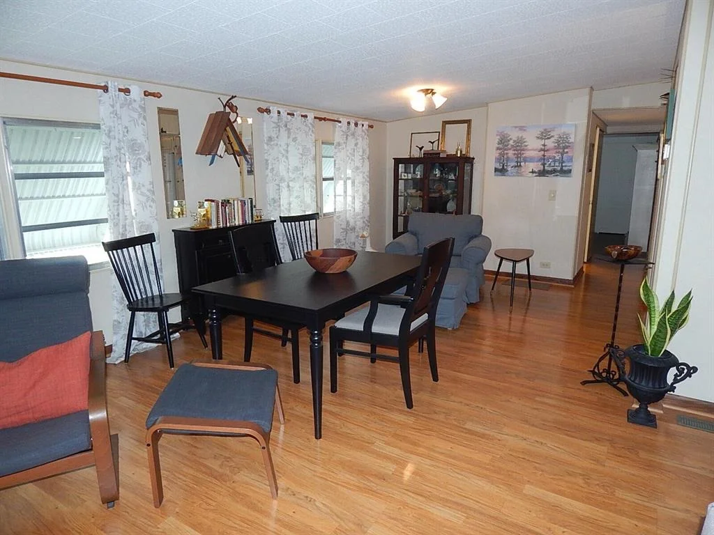 Photo of Unit 32 at 400 N A1a
