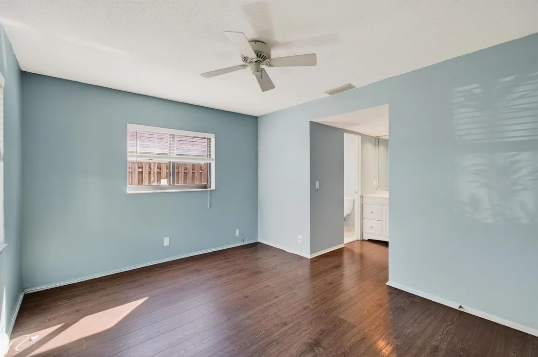 Photo of 714 Heron Drive