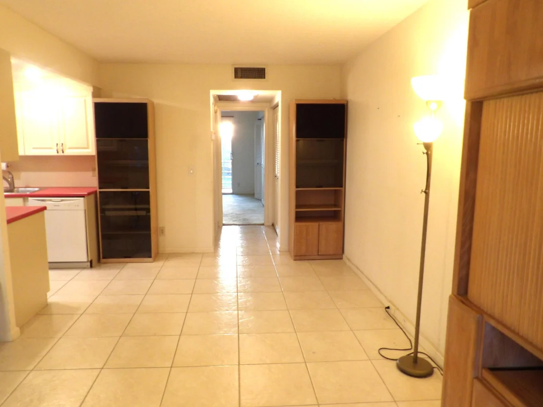 Photo of Unit 4074 at 4074 Cornwall D