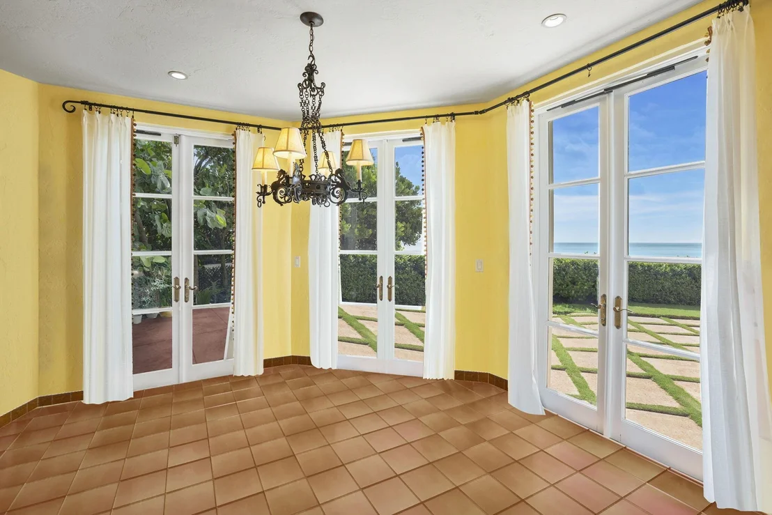 Photo of 240 N Ocean Boulevard